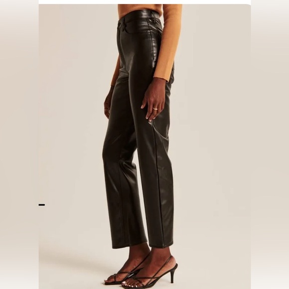 Abercrombie & Fitch The ankle straight ultra high rise Faux leather pants - Picture 3 of 10